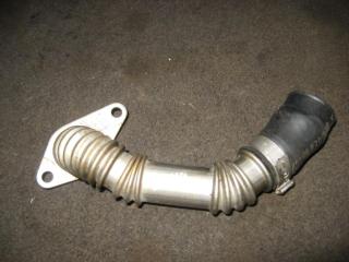 патрубок вентиляции картера Volkswagen Passat B6 2006, 2.0 л., TFSI, BWA, бензин, МКПП, серый, универсал, передний привод, 06F103213N