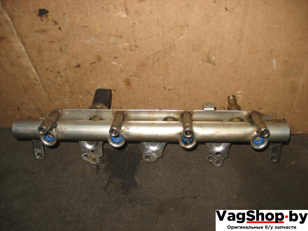 топливная рампа Volkswagen Passat B6 2006, 2.0 л., TFSI, BWA, бензин, МКПП, серый, универсал, передний привод, 06D906051A, 06F133317G - фото №1