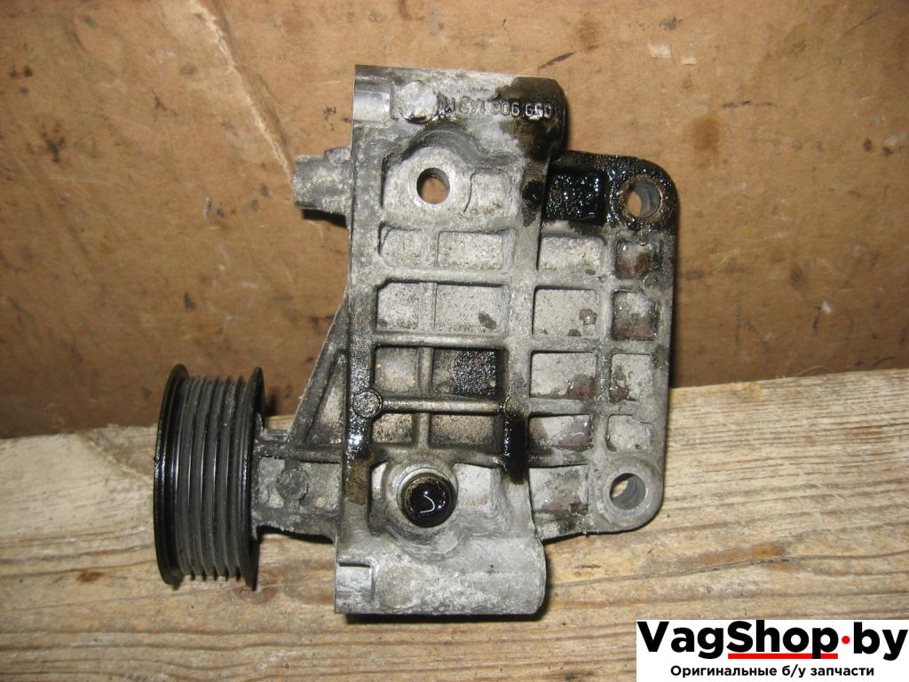 кронштейн генератора Audi A4 B7 2007, 3.0 л., TDi, ASB, дизель, МКПП, серый, универсал, полный привод, 059903143K - фото №1