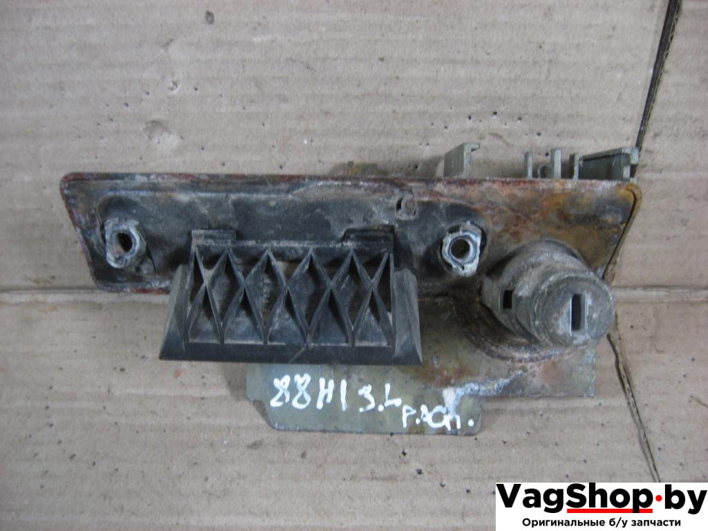 ручка открывания багажника Volkswagen Transporter T5 2007, 2.5 л., TDi, BNZ, дизель, АКПП, красный, передний привод, 7H0827565G, 7H0827565L - фото №1