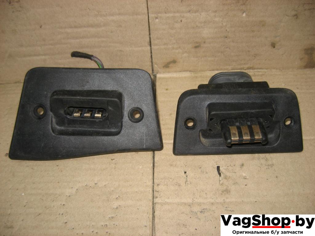 выключатель концевой (концевик) Volkswagen Transporter T5 2007, 2.5 л., TDi, BNZ, дизель, АКПП, красный, передний привод, 7H0907469A, 7H0907438B - фото №1