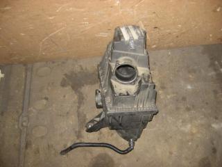 корпус воздушного фильтра Volkswagen Transporter T5 2007, 2.5 л., TDi, BNZ, дизель, АКПП, красный, передний привод, 7H0129607L