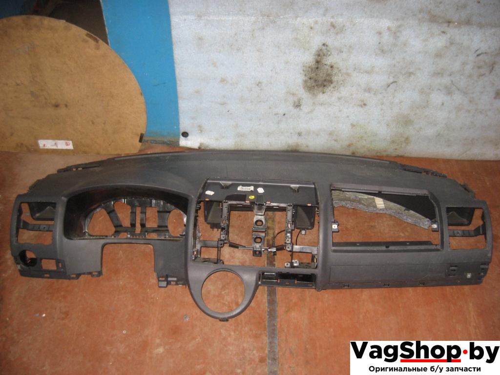 панель передняя салона (торпедо) Volkswagen Caravelle 5 2006, 2.5 л., TDi, AXD, дизель, МКПП, красный, минивэн, передний привод - фото №1