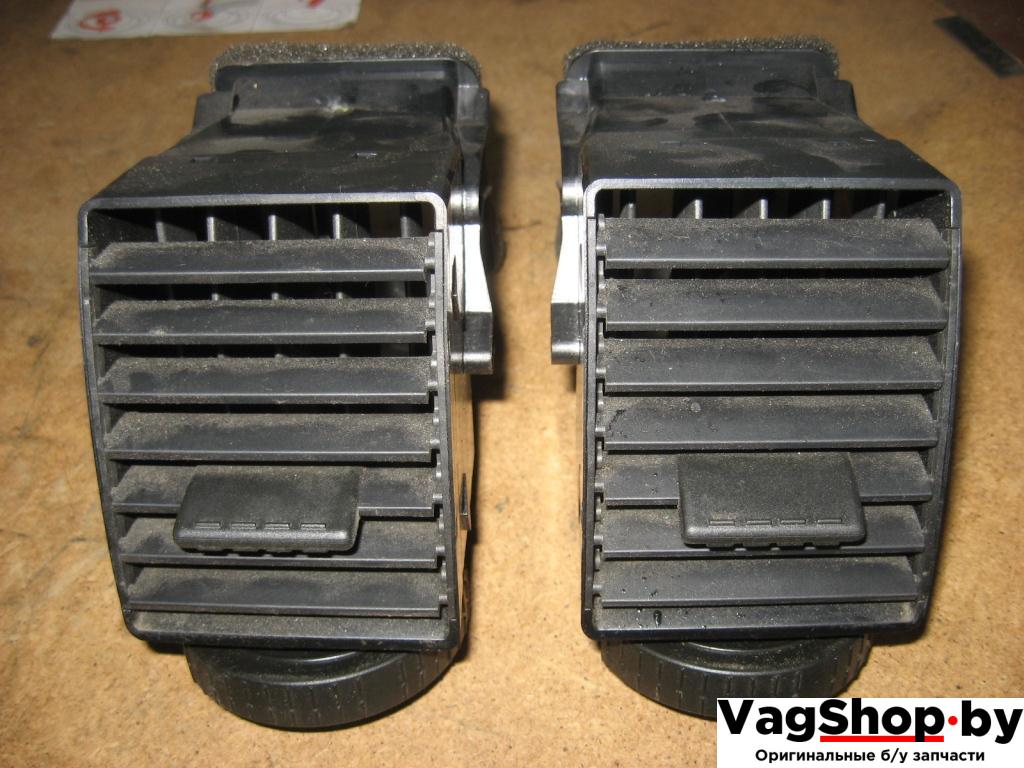 дефлектор обдува салона Volkswagen Caravelle 5 2006, 2.5 л., TDi, AXD, дизель, МКПП, красный, минивэн, передний привод, 7H0815706A - фото №1