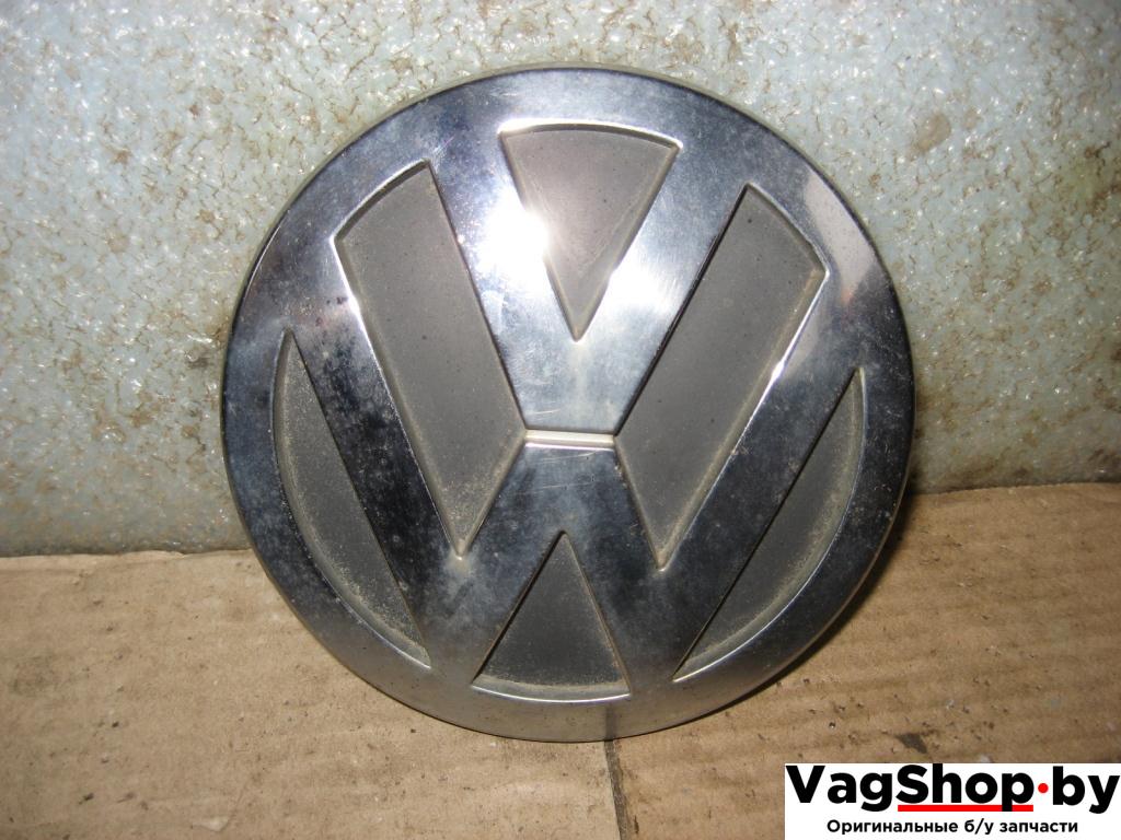 эмблема Volkswagen Caravelle 5 2006, 2.5 л., TDi, AXD, дизель, МКПП, красный, минивэн, передний привод - фото №1