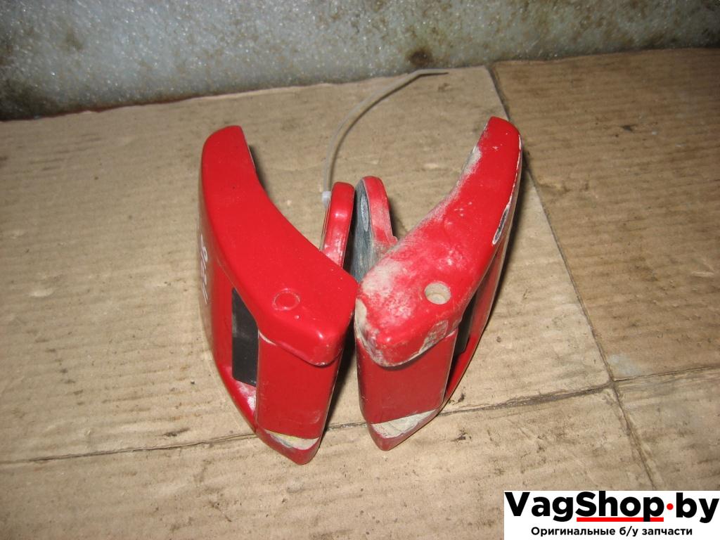 петля крышки багажника Volkswagen Caravelle 5 2006, 2.5 л., TDi, AXD, дизель, МКПП, красный, минивэн, передний привод - фото №1