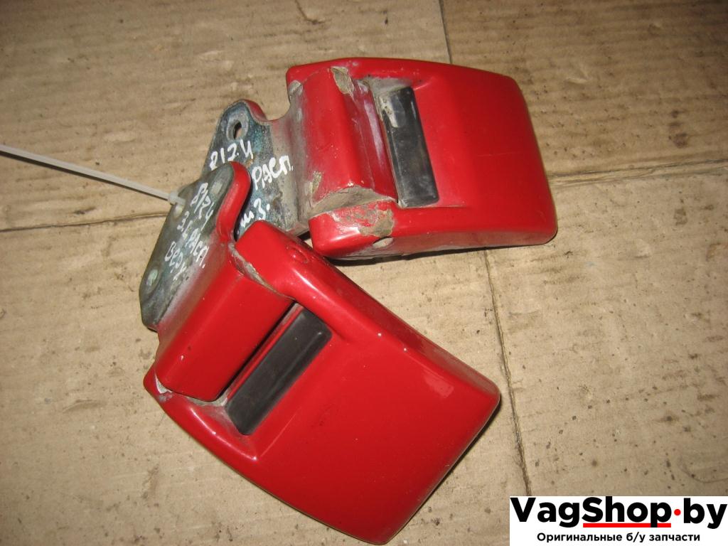 петля крышки багажника Volkswagen Caravelle 5 2006, 2.5 л., TDi, AXD, дизель, МКПП, красный, минивэн, передний привод - фото №1