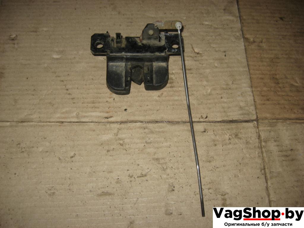 замок багажника Volkswagen Caravelle 5 2006, 2.5 л., TDi, AXD, дизель, МКПП, красный, минивэн, передний привод, 7H0827505D - фото №1