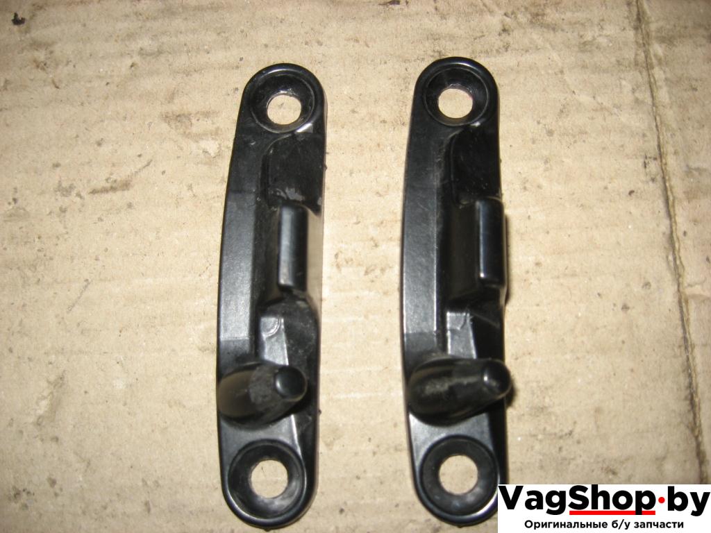 роликовая направляющая Volkswagen Caravelle 5 2006, 2.5 л., TDi, AXD, дизель, МКПП, красный, минивэн, передний привод, 7H0843842B - фото №1