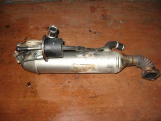 охладитель EGR / Радиатор EGR Volkswagen Transporter T5 2007, 2.5 л., TDi, BNZ, дизель, АКПП, красный, передний привод, 070131512F