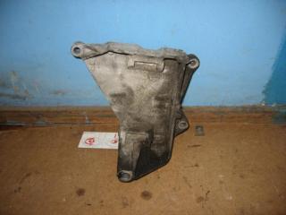 кронштейн генератора Volkswagen Transporter T5 2007, 2.5 л., TDi, BNZ, дизель, АКПП, красный, передний привод, 070903143C