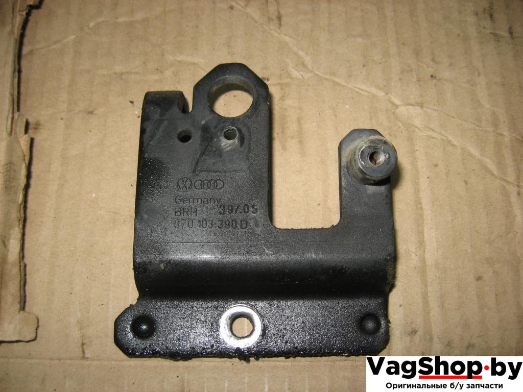 кронштейн двигателя Volkswagen Caravelle 5 2006, 2.5 л., TDi, AXD, дизель, МКПП, красный, минивэн, передний привод, 070103390D - фото №1