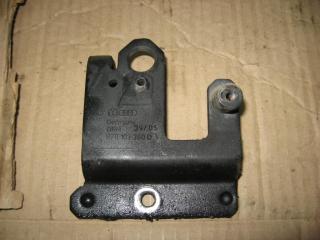 кронштейн двигателя Volkswagen Caravelle 5 2006, 2.5 л., TDi, AXD, дизель, МКПП, красный, минивэн, передний привод, 070103390D