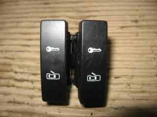 кнопка центрального замка Volkswagen Touareg 1 поколение [рестайлинг] 2008, 3.0 л., TDi, CAS, дизель, АКПП, черный, внедорожник 5 дв., полный привод, 7L6962125