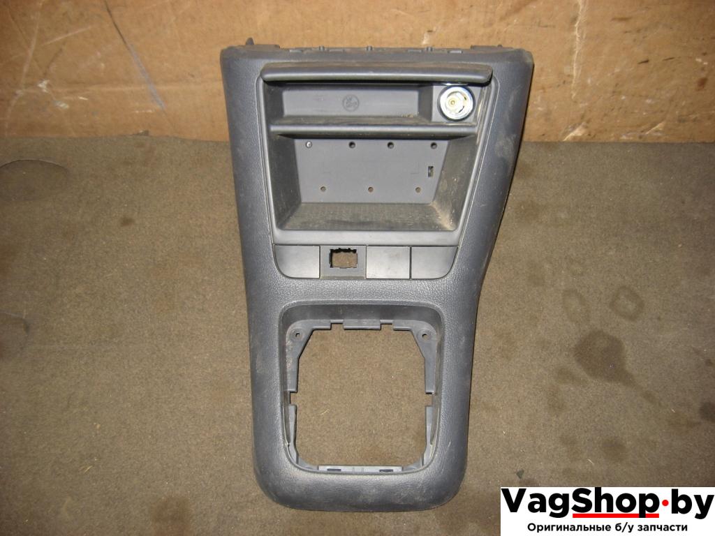 накладка на порог Volkswagen Golf Plus 1 поколение 2006, 1.9 л., TDi, BLS, дизель, МКПП, серый, хетчбэк 5 дв., передний привод, 5M1863487A, 5M1863476C - фото №1