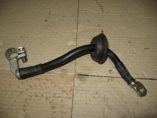 плюсовой провод аккумулятора Volkswagen Touareg 1 поколение 2004, 4.2 л., i, AXQ, бензин, АКПП, белый, внедорожник 5 дв., полный привод, 7L0971225H