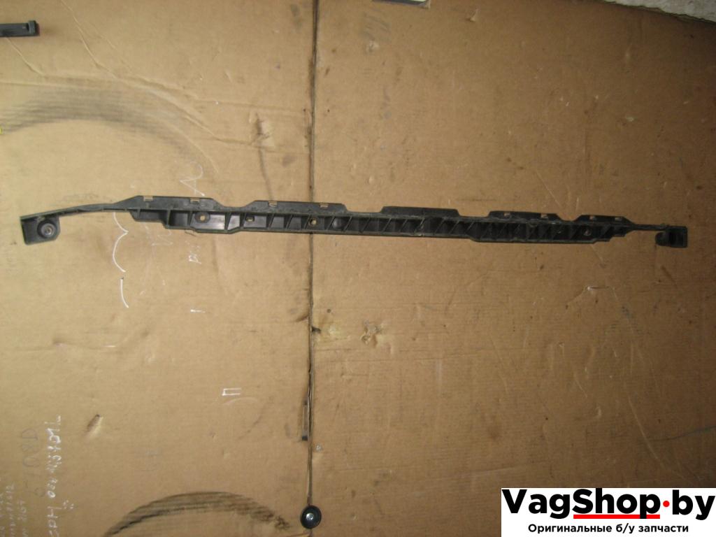 Крепление бампера заднего Volkswagen Touareg 1 поколение 2004, 4.2 л., i, AXQ, бензин, АКПП, белый, внедорожник 5 дв., полный привод, 7L6807863B - фото №1