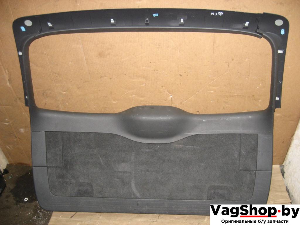 обшивка крышки багажника Volkswagen Touareg 1 поколение 2004, 4.2 л., i, AXQ, бензин, АКПП, белый, внедорожник 5 дв., полный привод - фото №1