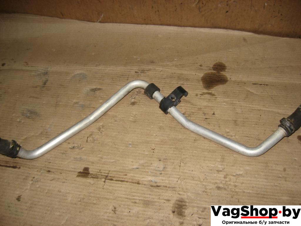 трубка охлаждающей жидкости Volkswagen Touareg 1 поколение 2004, 4.2 л., i, AXQ, бензин, АКПП, белый, внедорожник 5 дв., полный привод, 7L0819925AC - фото №1