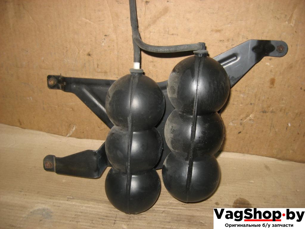 ресивер воздушный Volkswagen Touareg 1 поколение 2004, 4.2 л., i, AXQ, бензин, АКПП, белый, внедорожник 5 дв., полный привод, 7L6131541, 7L6131133A - фото №1