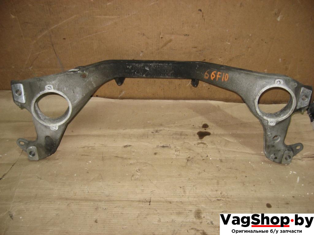 кронштейн двигателя Volkswagen Touareg 1 поколение 2004, 4.2 л., i, AXQ, бензин, АКПП, белый, внедорожник 5 дв., полный привод, 7L0199207A - фото №1