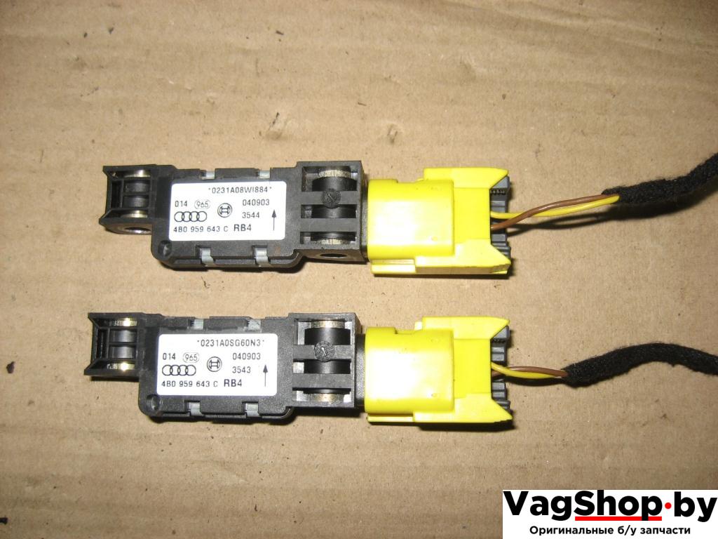 датчик удара Volkswagen Touareg 1 поколение 2004, 4.2 л., i, AXQ, бензин, АКПП, белый, внедорожник 5 дв., полный привод, 4B0959643C - фото №1