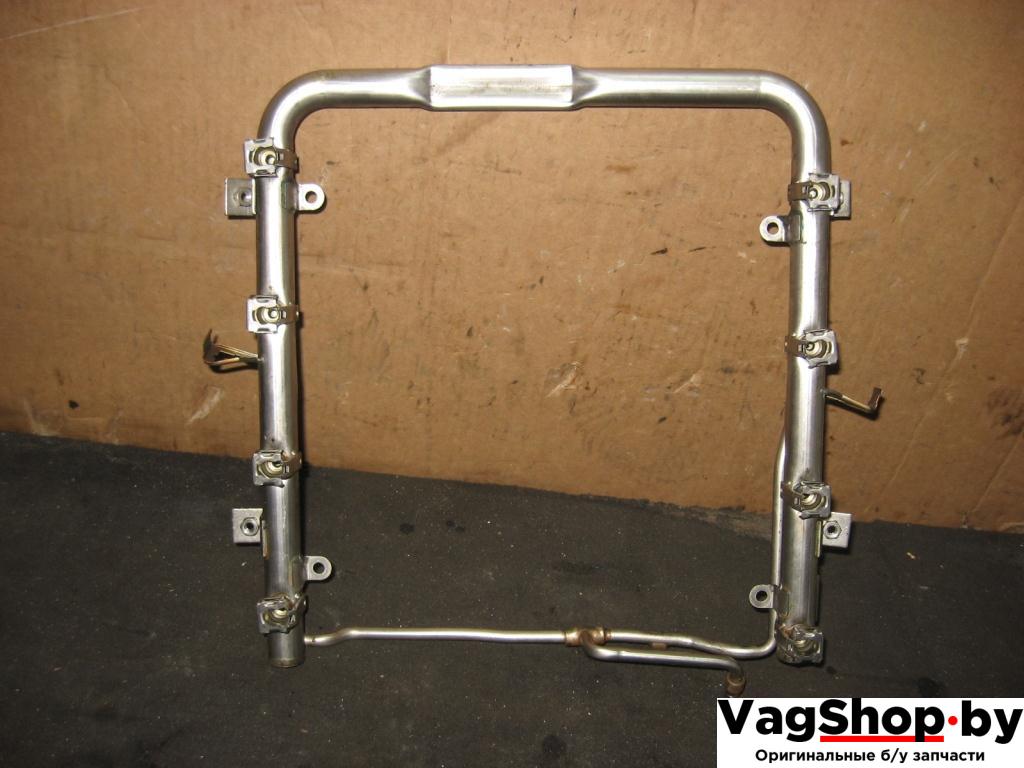 топливная рампа Volkswagen Touareg 1 поколение 2004, 4.2 л., i, AXQ, бензин, АКПП, белый, внедорожник 5 дв., полный привод, 077133681AB - фото №1