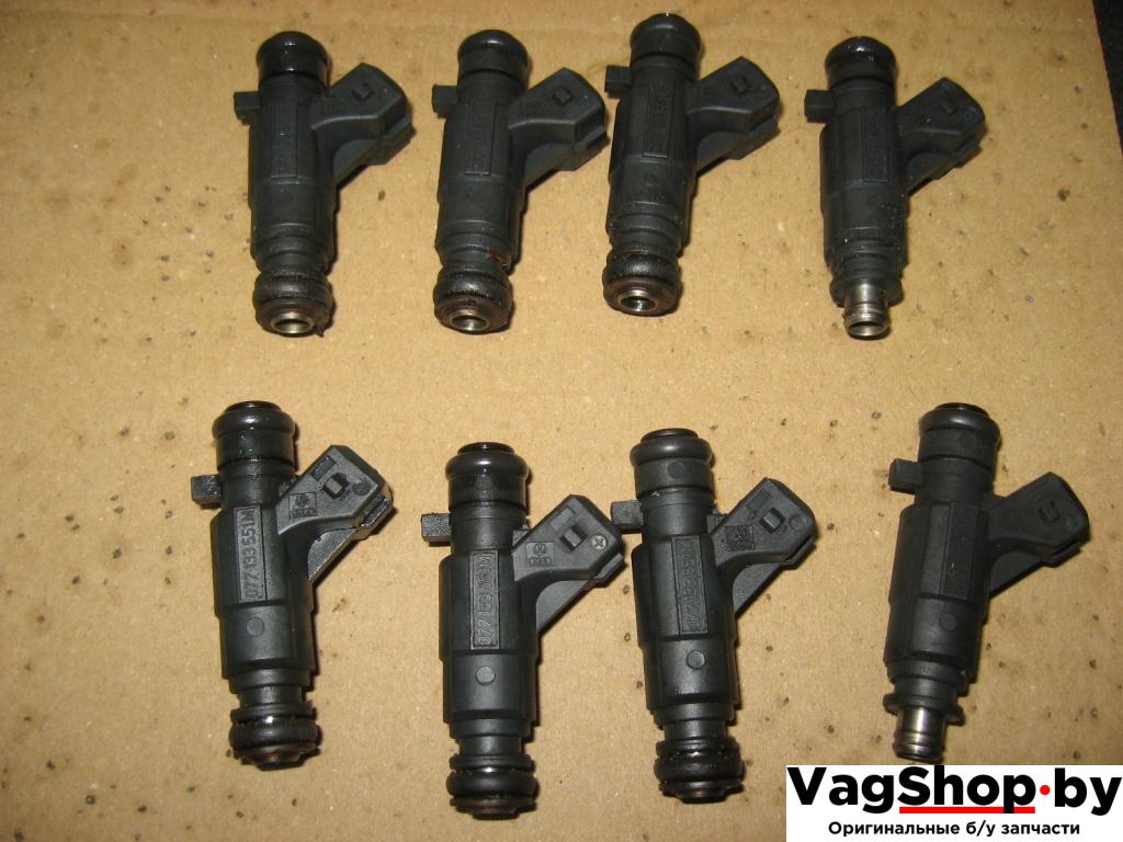 форсунка Volkswagen Touareg 1 поколение 2004, 4.2 л., i, AXQ, бензин, АКПП, белый, внедорожник 5 дв., полный привод, 077133551M, 0280155921 - фото №1