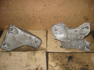 кронштейн двигателя Volkswagen Touareg 1 поколение 2004, 4.2 л., i, AXQ, бензин, АКПП, белый, внедорожник 5 дв., полный привод, 7L6199307, 7L6199308A