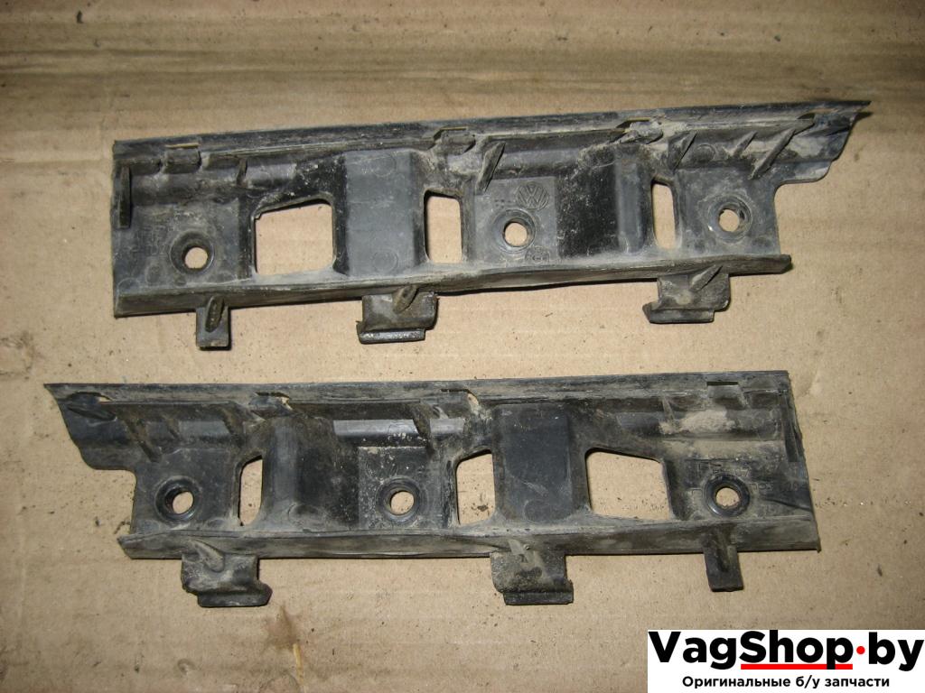 Крепление бампера переднего Volkswagen Passat B6 2010, 2.0 л., TDi, CBB, дизель, АКПП, серый, универсал, полный привод, 3C0807184, 3C0807183 - фото №1