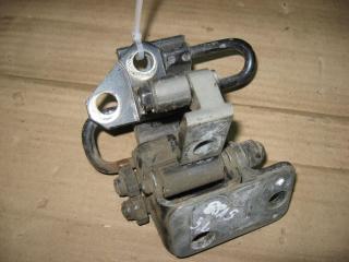 петля двери Volkswagen Passat B6 2010, 2.0 л., TDi, CBB, дизель, АКПП, серый, универсал, полный привод