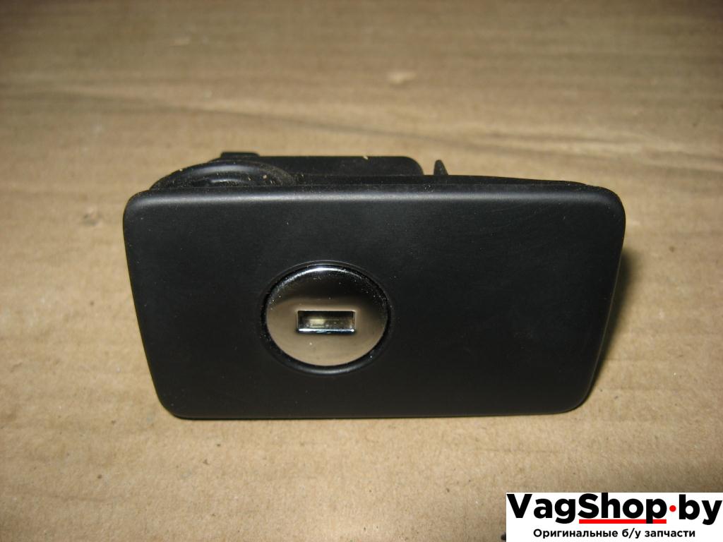 замок бардачка Volkswagen Passat B6 2010, 2.0 л., TDi, CBB, дизель, АКПП, серый, универсал, полный привод - фото №1