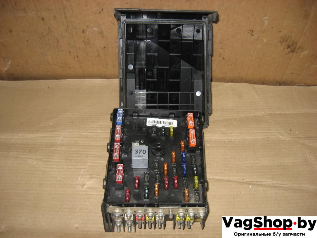 блок предохранителей Volkswagen Passat B6 2010, 2.0 л., TDi, CBB, дизель, АКПП, серый, универсал, полный привод, 3C0937125 - фото №1