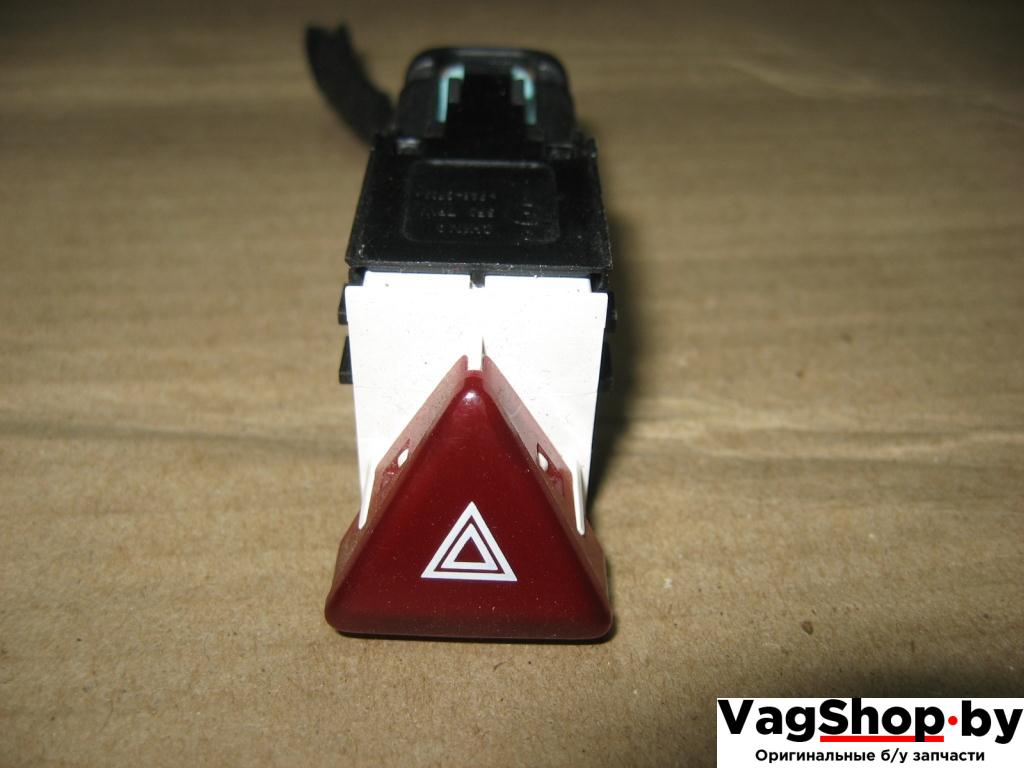 кнопка аварийной сигнализации Volkswagen Passat B6 2010, 2.0 л., TDi, CBB, дизель, АКПП, серый, универсал, полный привод, 3C8953509 - фото №1