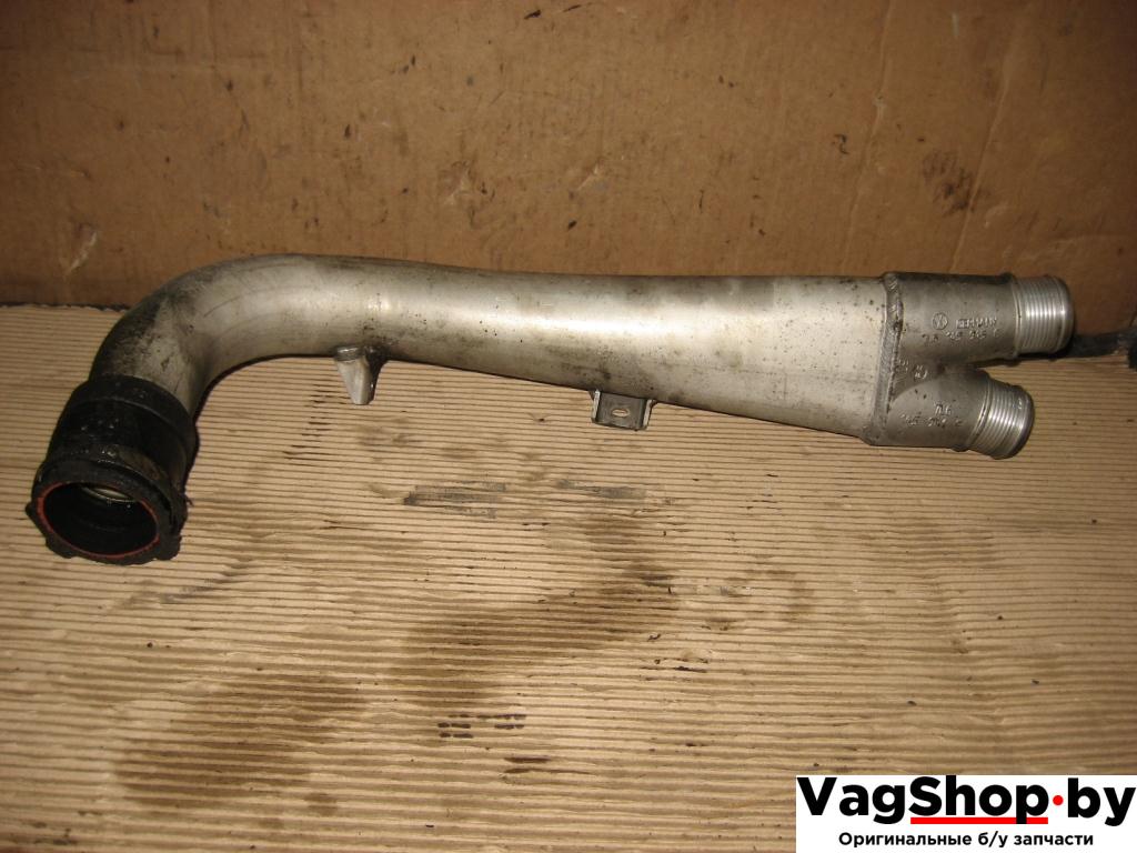 патрубок интеркулера Audi Q7 4L 2007, 3.0 л., TDi, BUG, дизель, АКПП, серый, внедорожник 5 дв., полный привод, 7L6145941F - фото №1