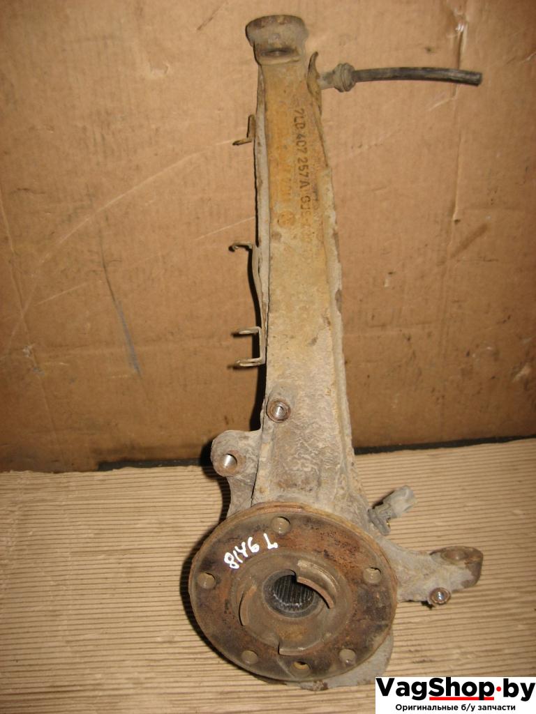 кулак поворотный левый Audi Q7 4L 2007, 3.0 л., TDi, BUG, дизель, АКПП, серый, внедорожник 5 дв., полный привод, 7L0407257A - фото №1