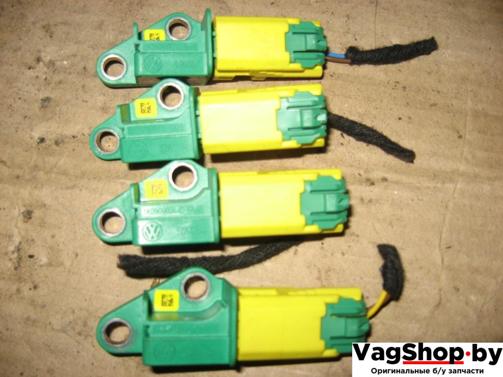 датчик удара Audi Q7 4L 2007, 3.0 л., TDi, BUG, дизель, АКПП, серый, внедорожник 5 дв., полный привод, 1K0909606C - фото №1