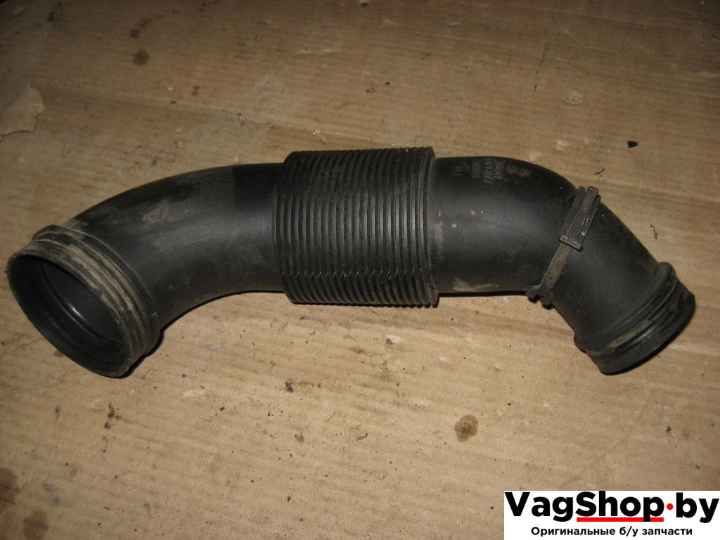 патрубок воздушного фильтра Audi Q7 4L 2007, 3.0 л., TDi, BUG, дизель, АКПП, серый, внедорожник 5 дв., полный привод, 7L6129627F - фото №1