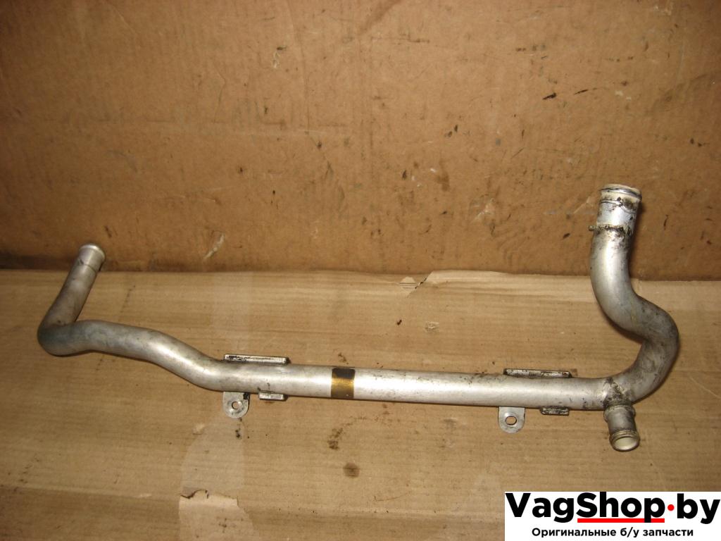 трубка охлаждающей жидкости Audi A6 4F/C6 2007, 4.2 л., FSI, BVJ, бензин, АКПП, синий темный, седан, полный привод, 079121065BA - фото №1