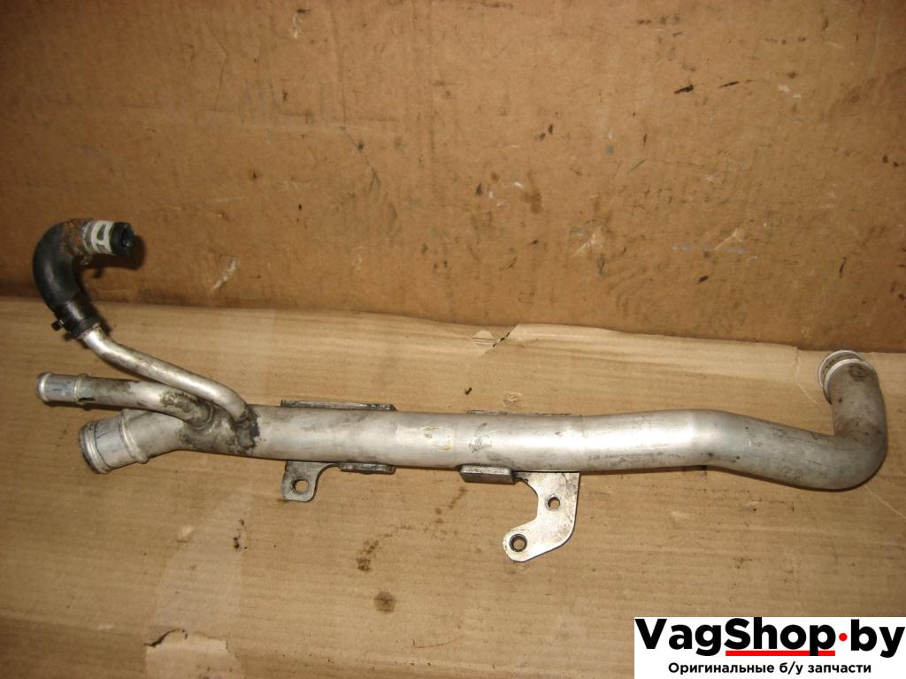 трубка охлаждающей жидкости Audi A6 4F/C6 2007, 4.2 л., FSI, BVJ, бензин, АКПП, синий темный, седан, полный привод, 079121070BQ - фото №1