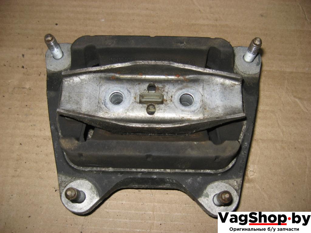 подушка крепления КПП Audi A6 4F/C6 2007, 4.2 л., FSI, BVJ, бензин, АКПП, синий темный, седан, полный привод - фото №1