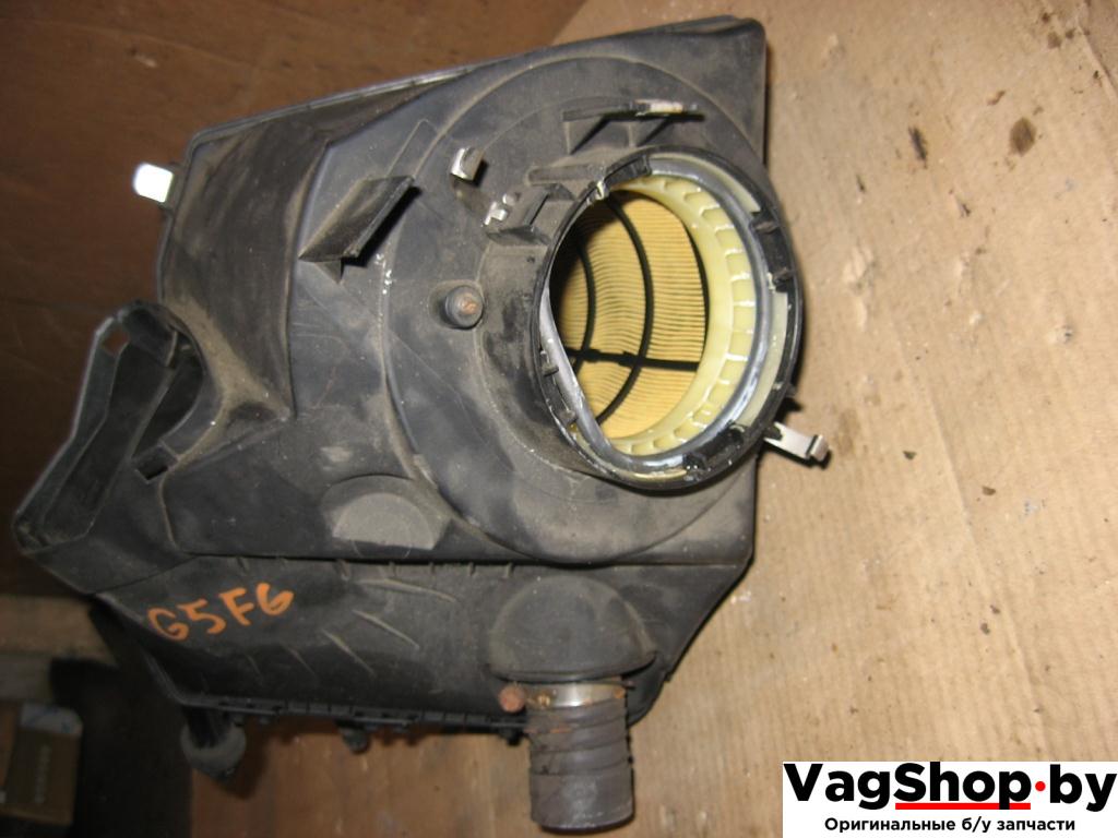 корпус воздушного фильтра Audi A6 4F/C6 2007, 4.2 л., FSI, BVJ, бензин, АКПП, синий темный, седан, полный привод, 079133835G - фото №1