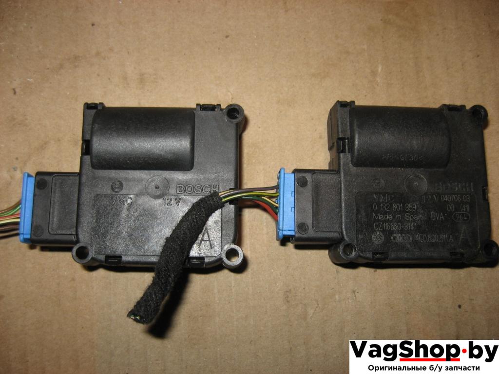 моторчик заслонки печки Audi A6 4F/C6 2007, 4.2 л., FSI, BVJ, бензин, АКПП, синий темный, седан, полный привод, 4F0820511A - фото №1
