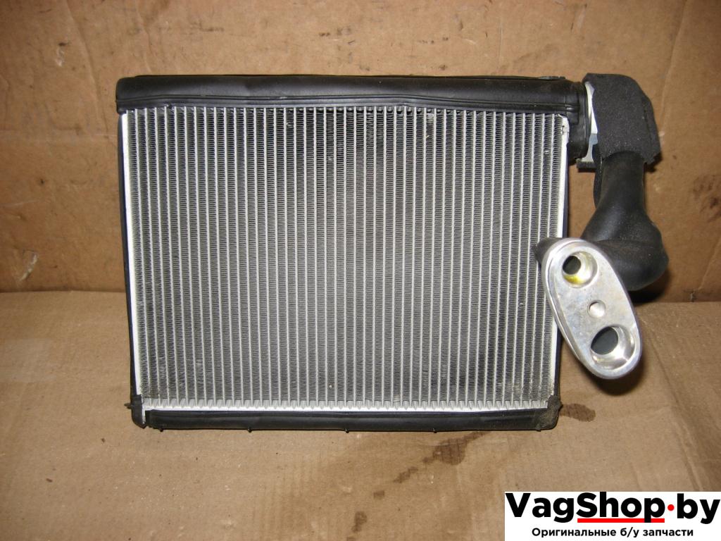 испаритель кондиционера Audi A6 4F/C6 2007, 4.2 л., FSI, BVJ, бензин, АКПП, синий темный, седан, полный привод - фото №1