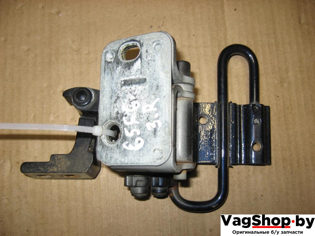 петля двери Audi A6 4F/C6 2007, 4.2 л., FSI, BVJ, бензин, АКПП, синий темный, седан, полный привод - фото №1