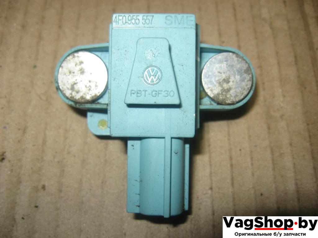 датчик удара Audi A6 4F/C6 2007, 4.2 л., FSI, BVJ, бензин, АКПП, синий темный, седан, полный привод, 4F0955557 - фото №1