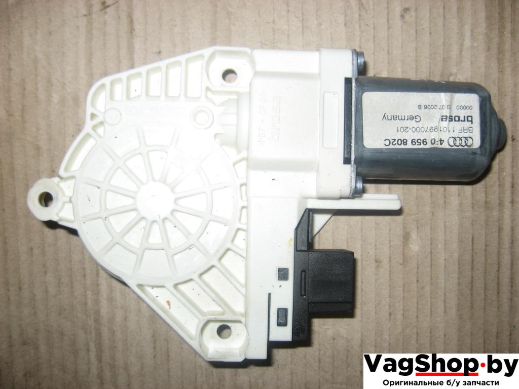 моторчик стеклоподъемника задний левый Audi A6 4F/C6 2007, 4.2 л., FSI, BVJ, бензин, АКПП, синий темный, седан, полный привод, 4F0959802C - фото №1