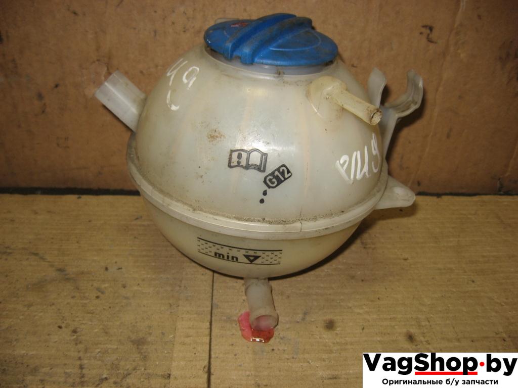 бачок расширительный Volkswagen Passat B6 2009, 1.4 л., TSI, бензин, газ, АКПП, черный, универсал, передний привод, 1K0121407A - фото №1