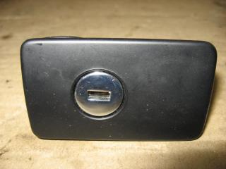 замок бардачка Volkswagen Passat B6 2009, 1.4 л., TSI, бензин, газ, АКПП, черный, универсал, передний привод, 3C1857147