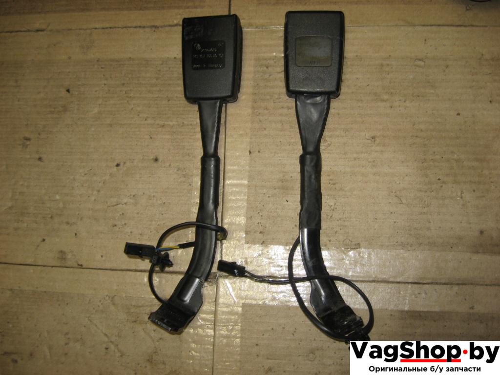 замок ремня безопасности Volkswagen Passat B6 2009, 1.4 л., TSI, бензин, газ, АКПП, черный, универсал, передний привод, 1K3857756AK - фото №1